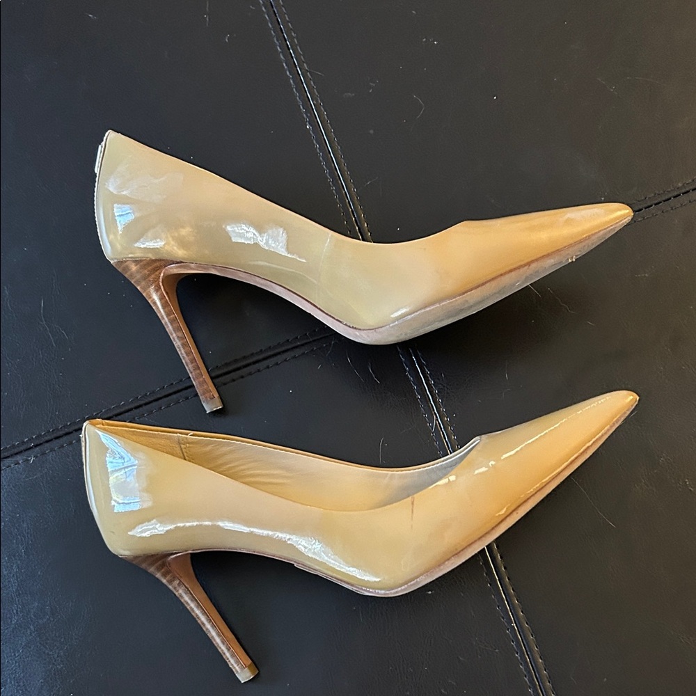 Coach Classic Patent leather Nude Pumps